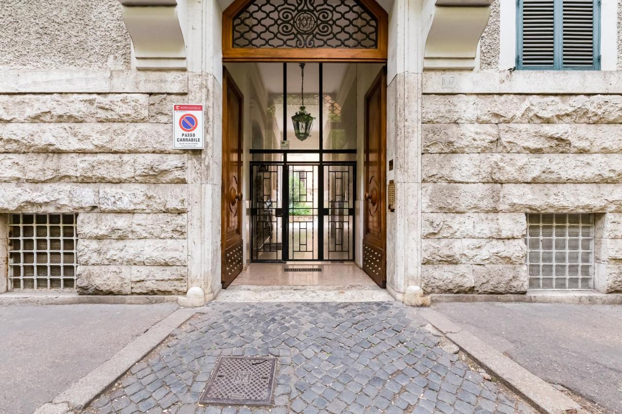 Vatican Germanico 107 — Photos 1